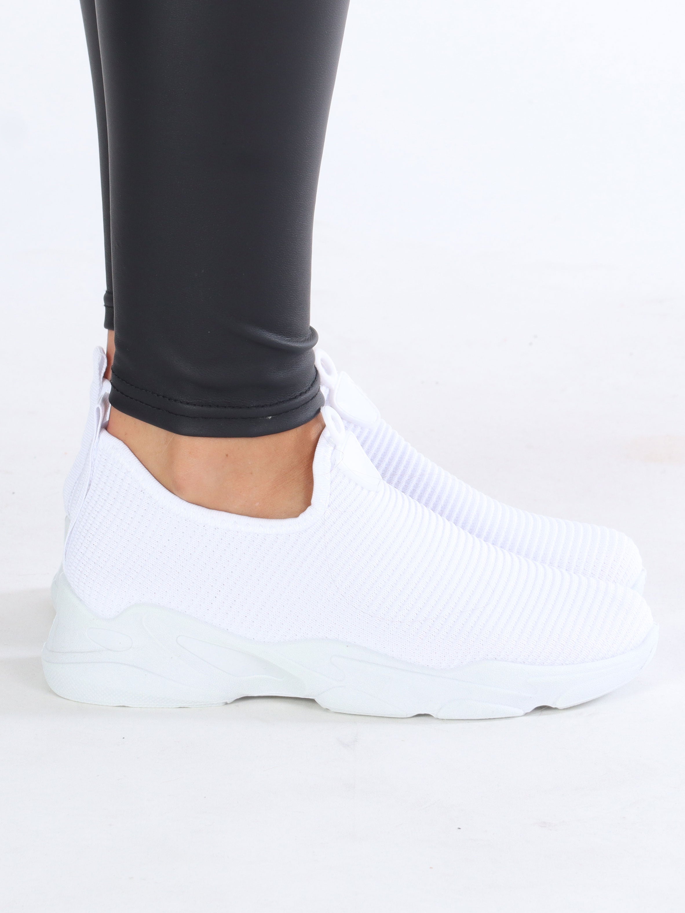 Maggie - Enkla sneakers i ribbad look